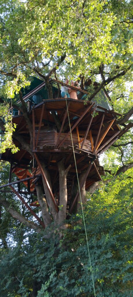 La Cabane insolite Cabane Perchée Chambre d'Hôtes Insolite Monès 31370 Haute Garonne Occitanie
